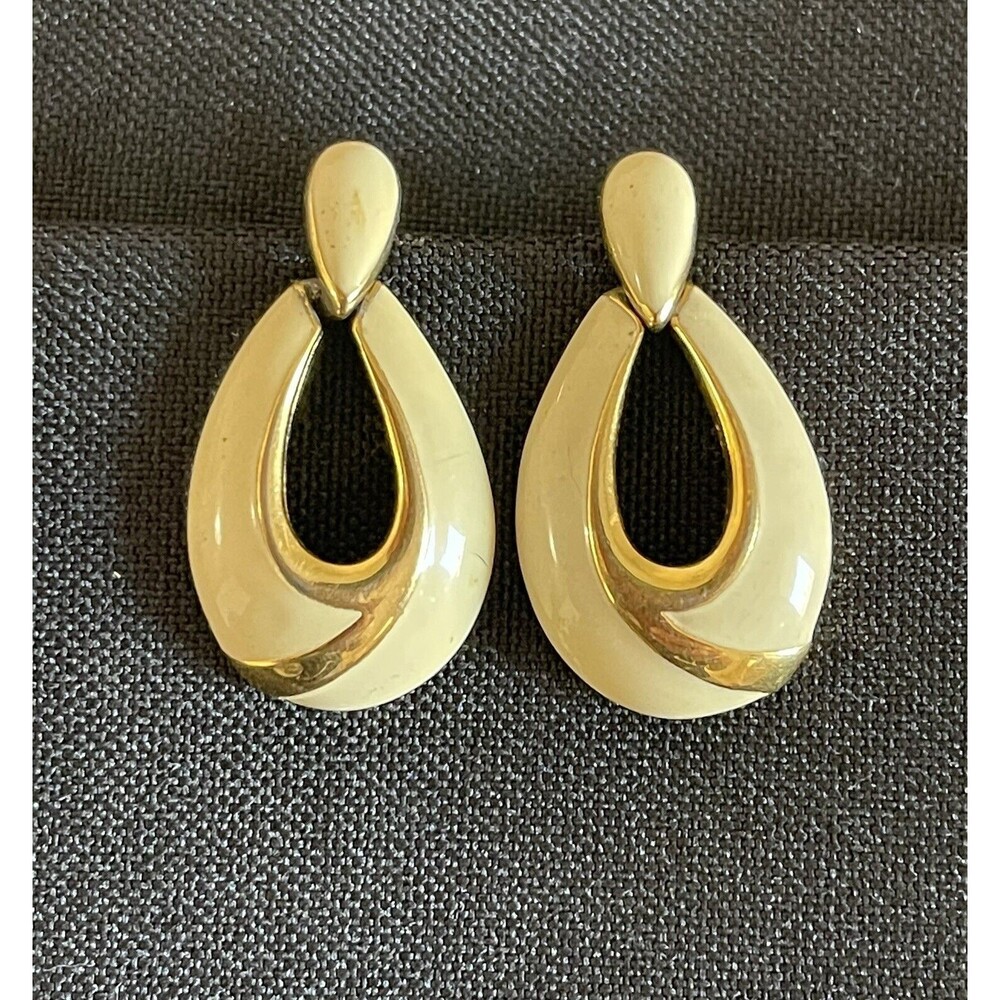 VTG NAPIER Door Knocker Dangle Drop Earrings Oval Gold Tone Metal & Ivory Enamel - Picture 2 of 9